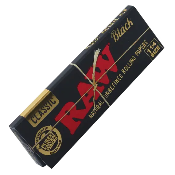 RAW BLACK 1¼ Rolling Papers 84mm