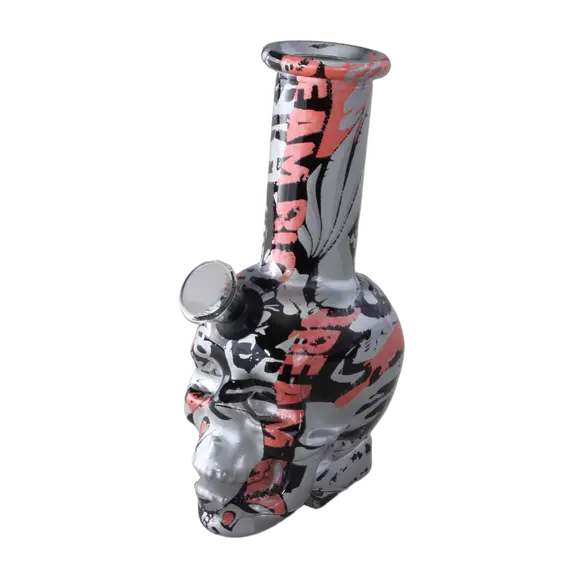 Skull-Shaped Mini Glass Bong 15cm: Compact and Stylish