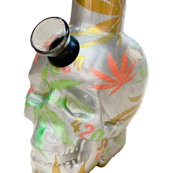 Skull-Shaped Mini Glass Bong 15cm: Compact and Stylish, 3 image