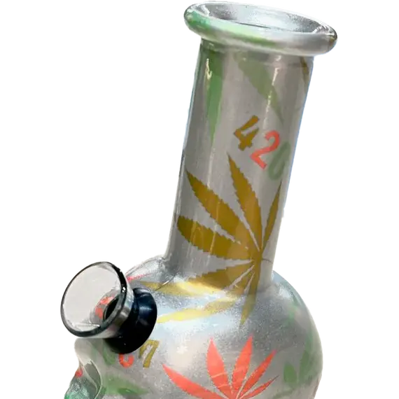 Skull-Shaped Mini Glass Bong 15cm: Compact and Stylish, 2 image