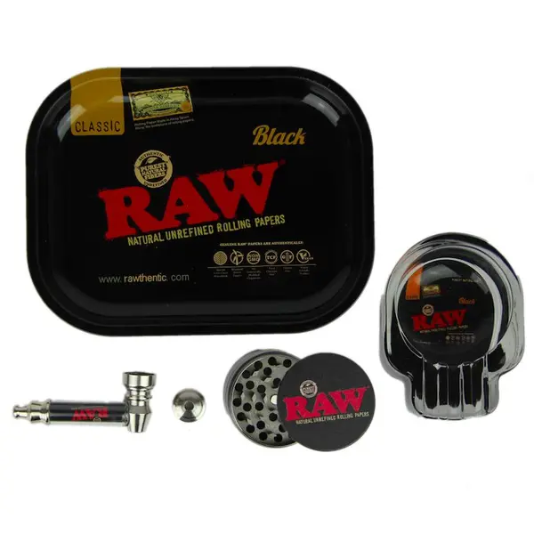 Gift Set RAW Black: Grinder, Ashtray, Rolling tray and Glass Pipe